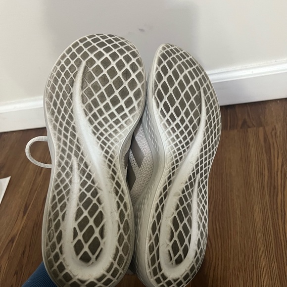 Adidas Beige FluidFlow Sneakers Size 9.5 US - Picture 5 of 7